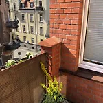 Lazurowy I Słoneczny Z Darmowym Parkingiem Strzeżonym Apartament *