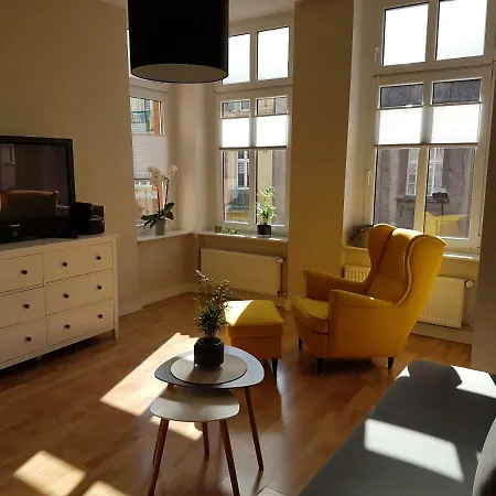 Lazurowy I Sloneczny Z Darmowym Parkingiem Strzezonym شقة