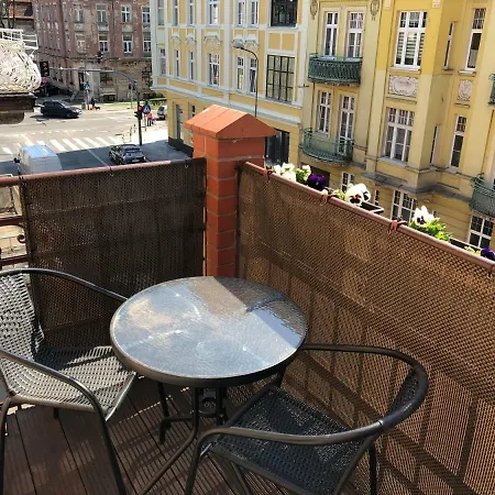 Apartament Lazurowy I Słoneczny Z Darmowym Parkingiem Strzeżonym Jelenia Góra