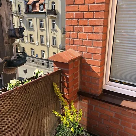 Lazurowy I Sloneczny Z Darmowym Parkingiem Strzezonym Apartment *