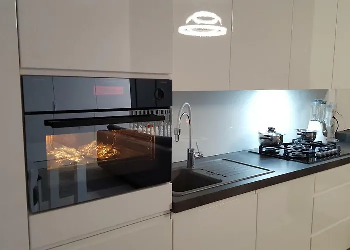 Lazurowy I Sloneczny Z Darmowym Parkingiem Strzezonym