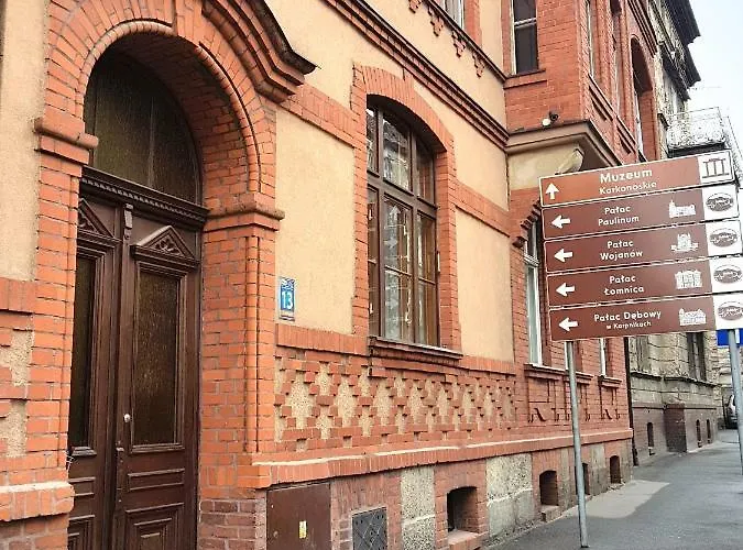 Lazurowy I Sloneczny Z Darmowym Parkingiem Strzezonym * 耶莱尼亚古拉