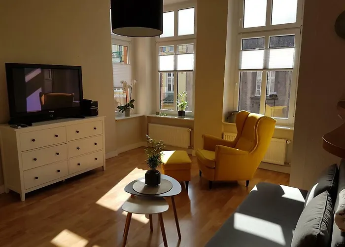 Lazurowy I Sloneczny Z Darmowym Parkingiem Strzezonym 公寓