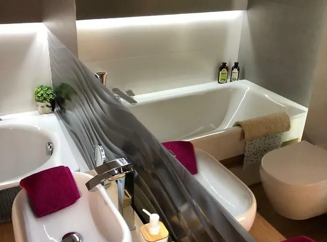 Lazurowy I Sloneczny Z Darmowym Parkingiem Strzezonym 公寓 *